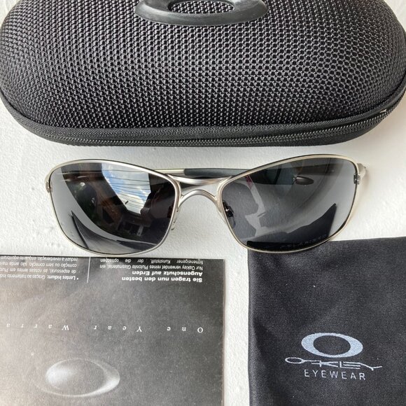 Oakley sunglasses - Picture 1 of 9